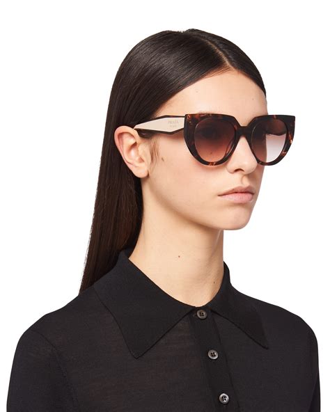 prada sunglasses female